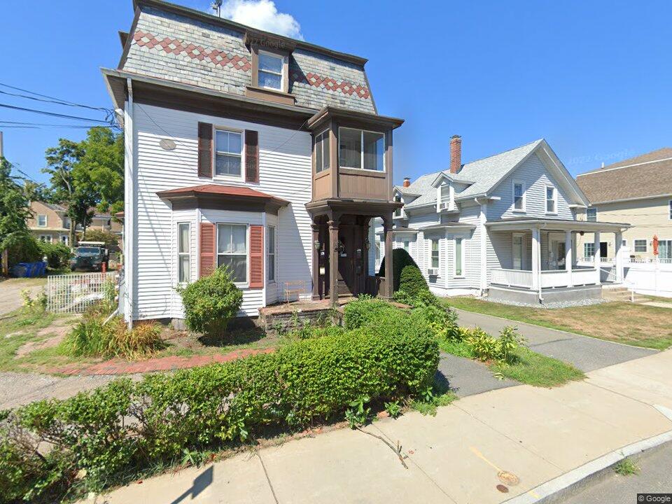 12 Lyman Street Parkings - 4