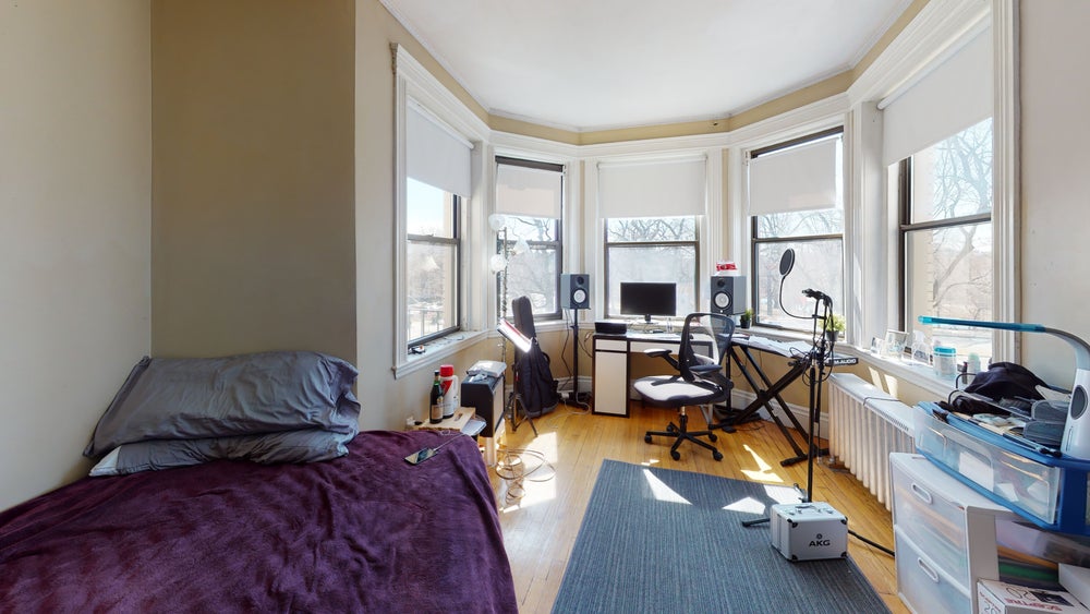 60 Charlesgate E #118